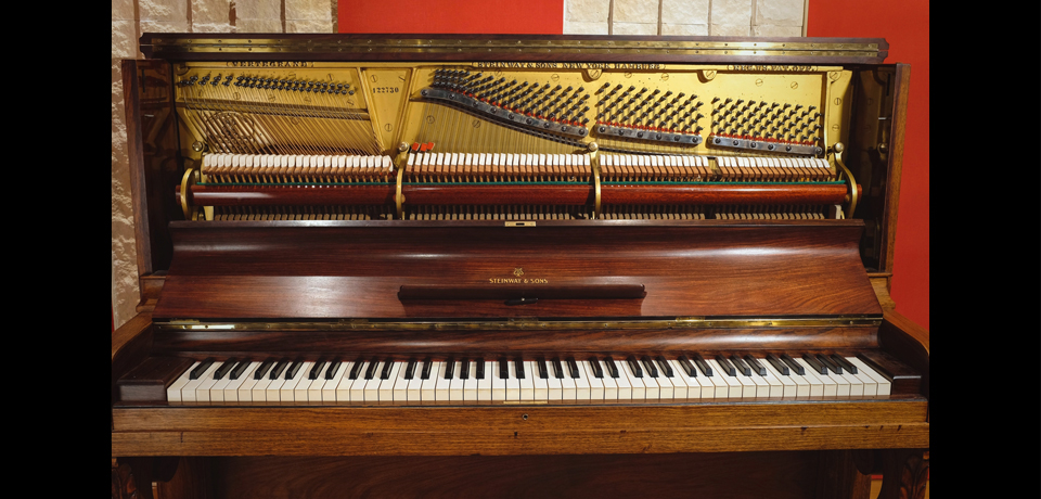 CAVERNE STUDIO - STEINWAY UPRIGHT PIANO MODEL K 1911