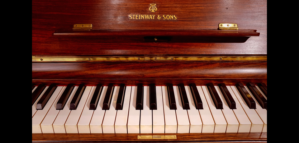 CAVERNE STUDIO - STEINWAY UPRIGHT PIANO MODEL K 1911