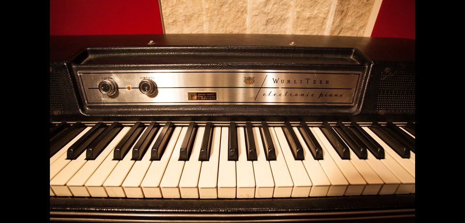 CAVERNE STUDIO - WURLITZER 200A