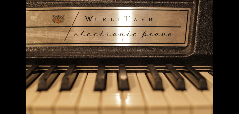 CAVERNE STUDIO - WURLITZER 200A