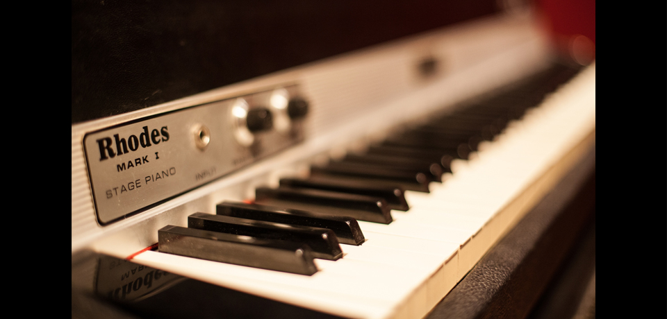 CAVERNE STUDIO - FENDER RHODES 73, MARK I STAGE PIANO