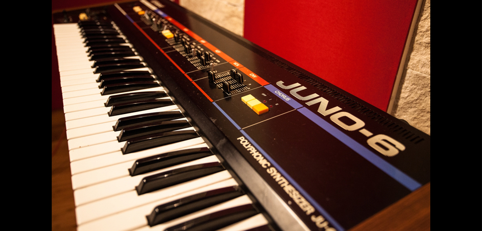 CAVERNE STUDIO - ROLAND JUNO 6