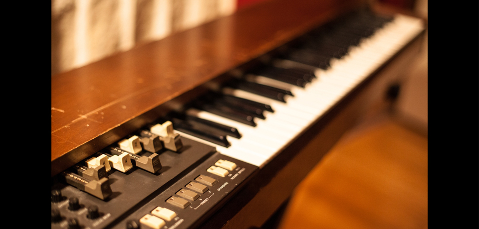 CAVERNE STUDIO - ROLAND CX3