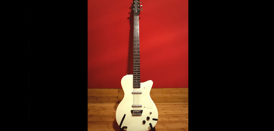 CAVERNE STUDIO - DANELECTRO BARITONE GUITAR